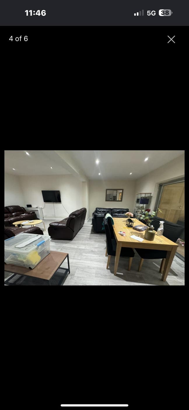 Doubled Bedroom Available  Main Photo