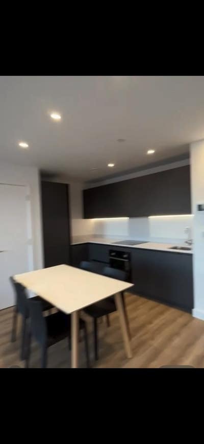 En-suite Room, close to Farnworth Bus station and  Main Photo