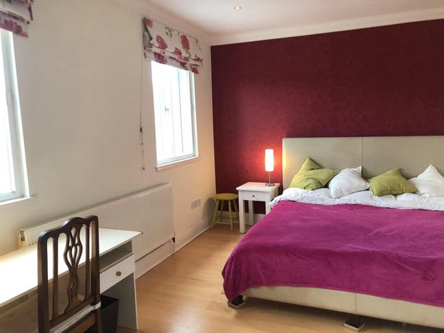 Short-term summer let: large room Clapham South  Main Photo