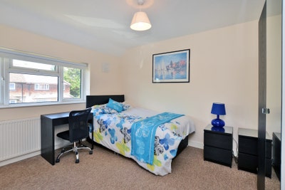 Great Housemates, Light and Airy Large Double Room Main Photo