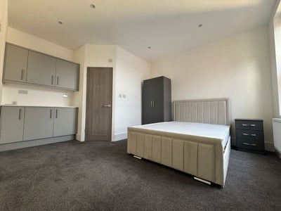 Modern En-suite Room Available Main Photo