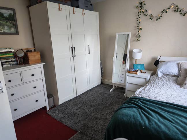 Double Room Available soon in Farnham- female only Main Photo
