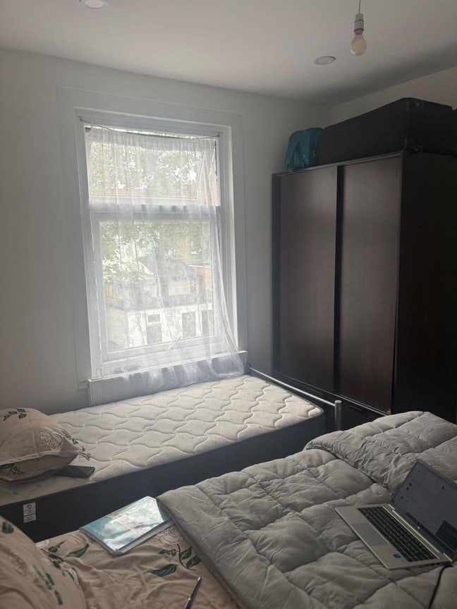 Sharing room Main Photo