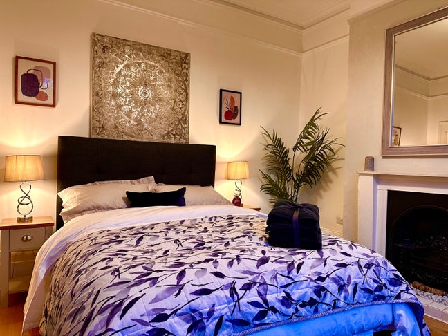 Stunning 1 Bed Apartment- Russell Street | Reading Main Photo