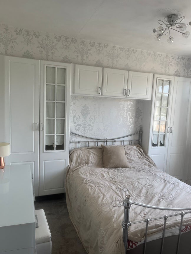 Large furnished double room Main Photo