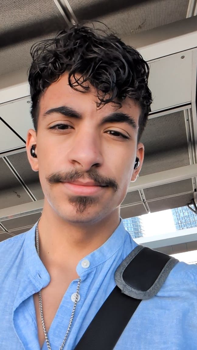Male professional in need for a room or buddy up Main Photo