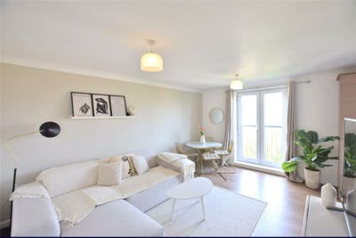 2 bed flat in Heaton  Main Photo