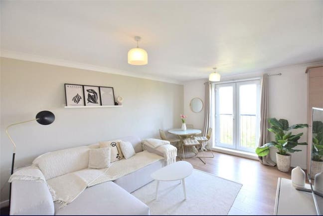 2 bed flat in Heaton  Main Photo