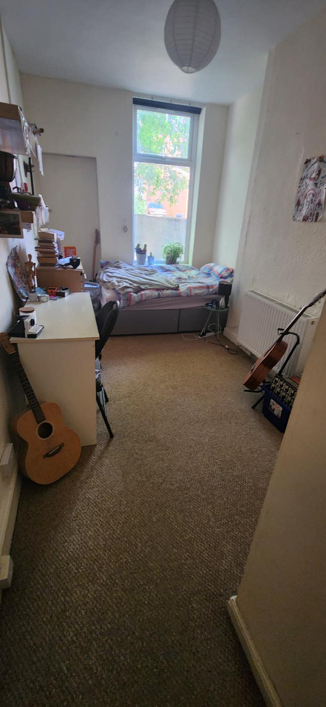 Spacious room to rent in Leeds Main Photo