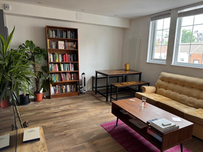 Two spacious rooms in lovely Bethnal Green flat Main Photo