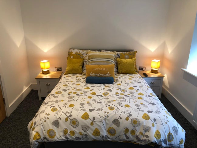 Double Rooms avilable including bills and WIFi Main Photo
