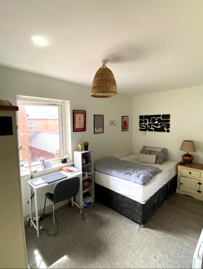 Furnished Apartment Near Queen’s University Main Photo