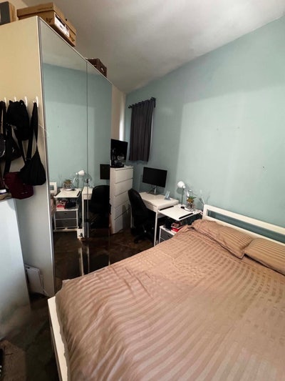 Double Room in a Wandsworth House Main Photo