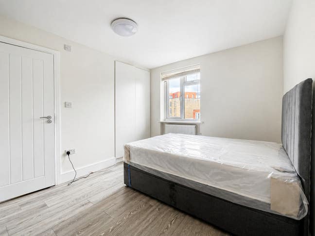 Brand New Double Room to Rent in Kingston Main Photo