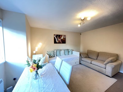 Newly Refurbished Large Bedroom with Parking  Main Photo