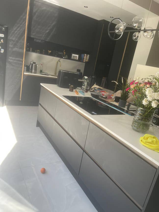 Bedroom available in four oakes Main Photo