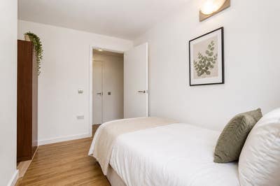 Lovely Room in Clean Flat |Top Area| August Move✨ Main Photo