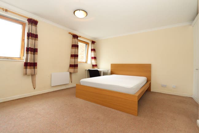 Super Offer ! Large Rooms in Canary Wharf  Main Photo