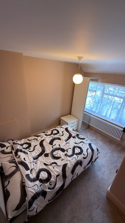     Newly Refurbished Room in Quiet, Clean Home Main Photo