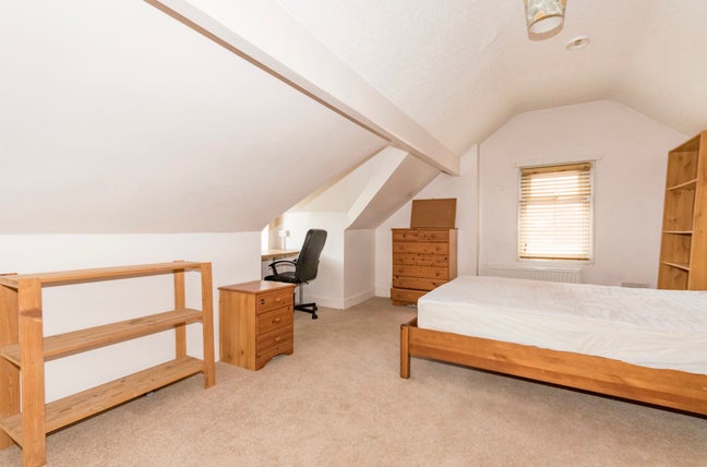 Avail as at 12.06.26 Bills Inc Student house Main Photo