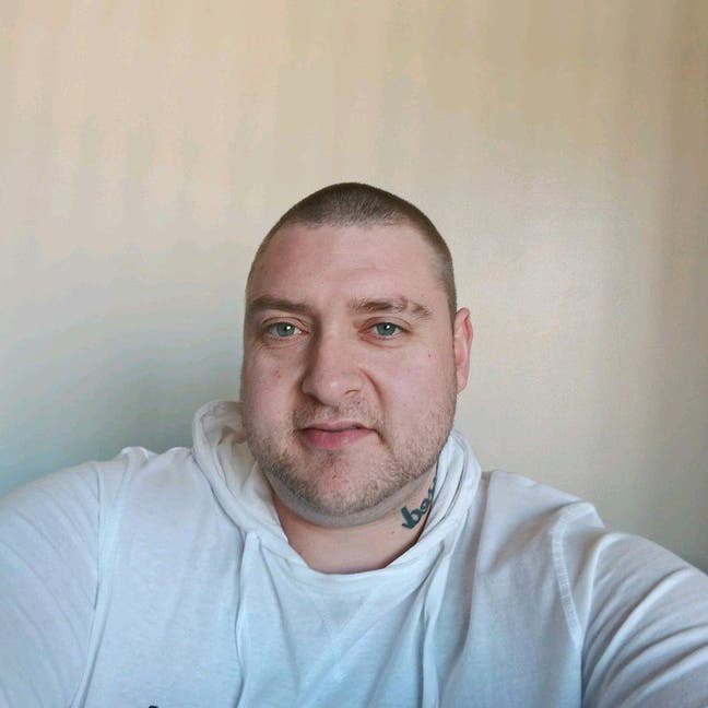 33 year old Male seeks a single or double room Main Photo