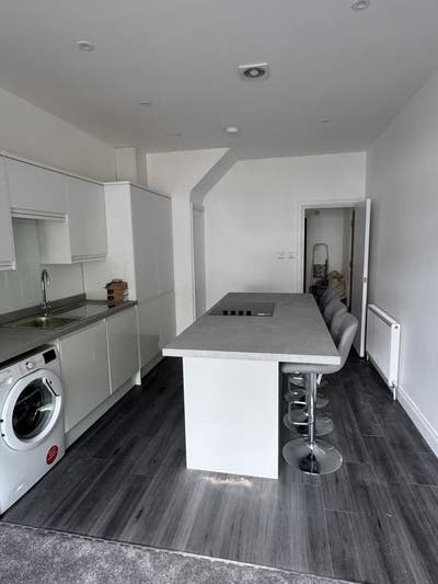 2/3 bedroom first floor on two floors flat Main Photo
