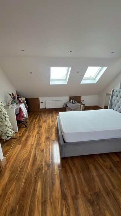 Large furnished En-suite double room Main Photo