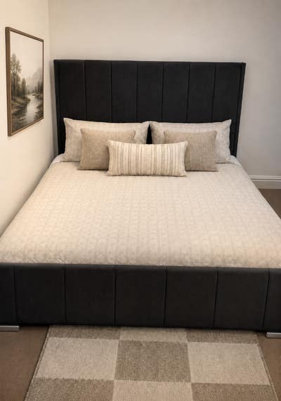 Double Room for Couple – Longsight – M13 Main Photo