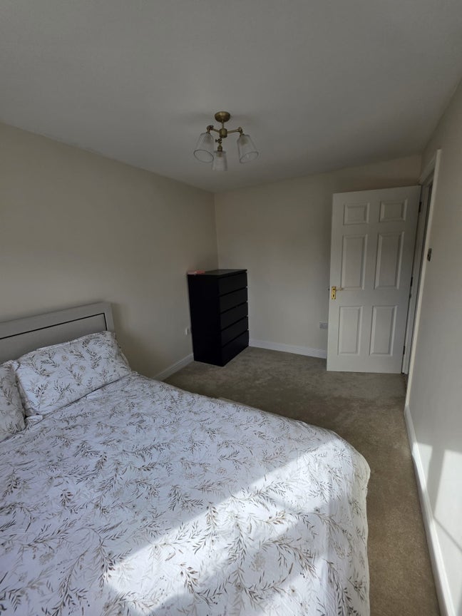 King size bed and private bathroom  Main Photo
