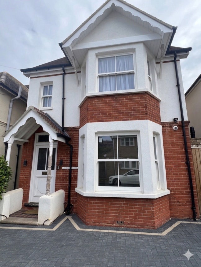 Double room Woking town centre  Main Photo