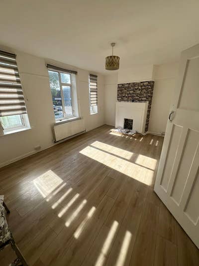 Spacious 3/4 Bed Family Home  Newly Refreshed  Main Photo