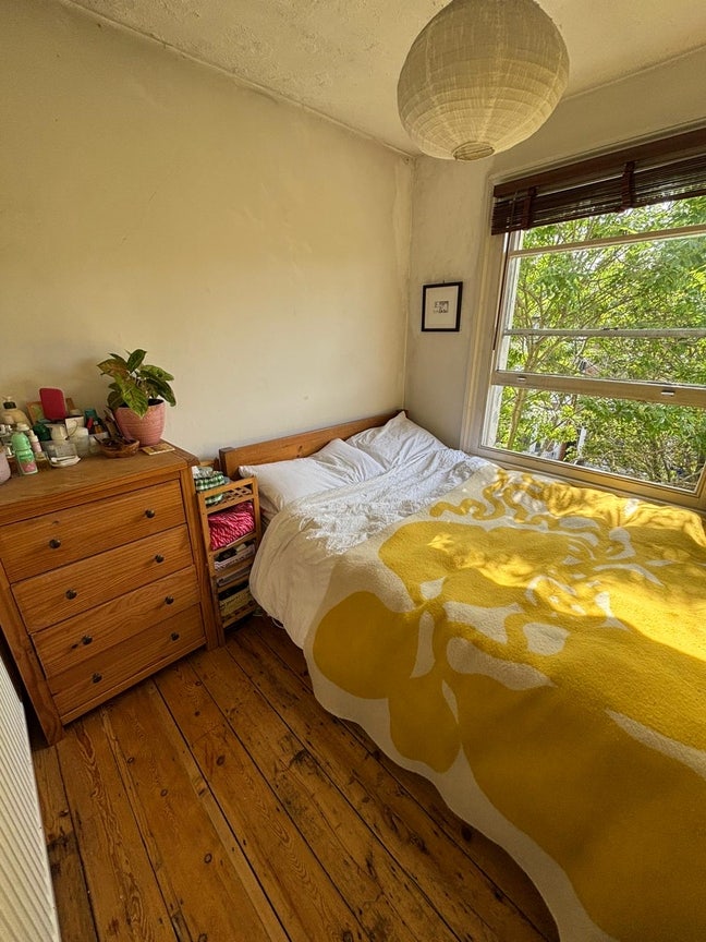 Bright room in Beautiful flat in Shepherds Bush Main Photo