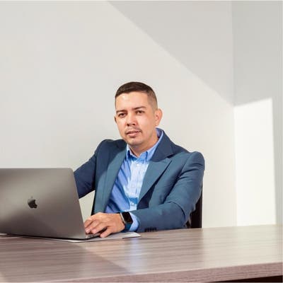 Hi … I’m Andres from Colombia … "I am a... Main Photo