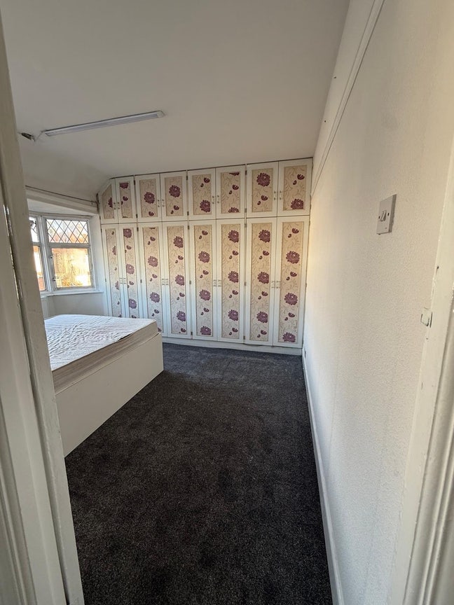 Master bedroom  Main Photo