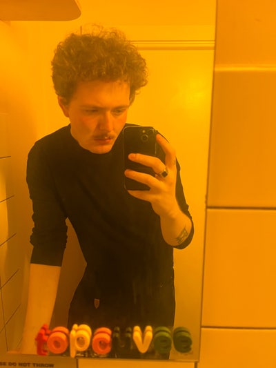 Looking for a room!  Main Photo