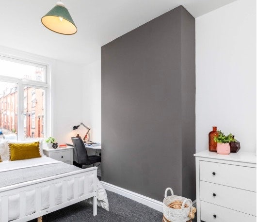 Room Available! Main Photo
