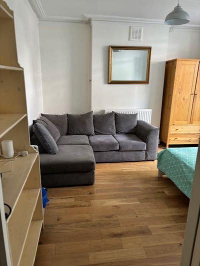 Double Room Available in Newington Garden  Main Photo