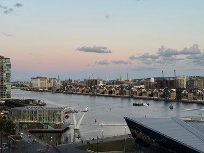 Double Bedroom with River View in Royal Victoria Main Photo