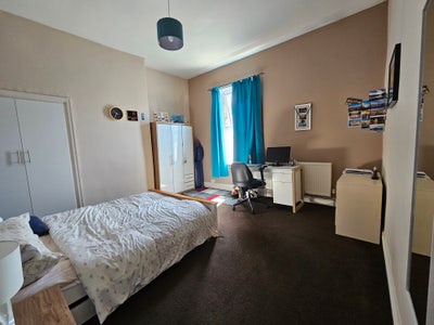 One Bedroom to Rent - Terraced House with 2 rooms Main Photo