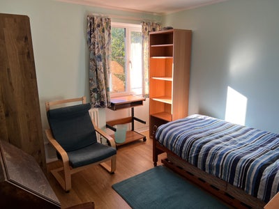 Single furnished room Main Photo