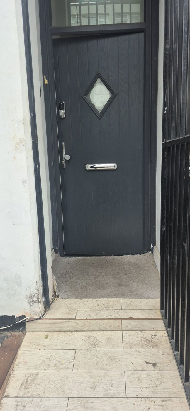 2 big double rooms available to rent Main Photo