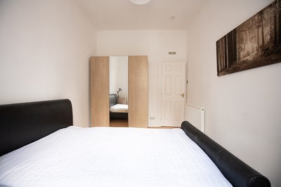 Centrally Located 2 Bed First Floor Flat Main Photo