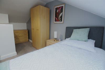 Bright & Modern Single Room &pound;1 FOR 2ND MONTH Rent  Main Photo