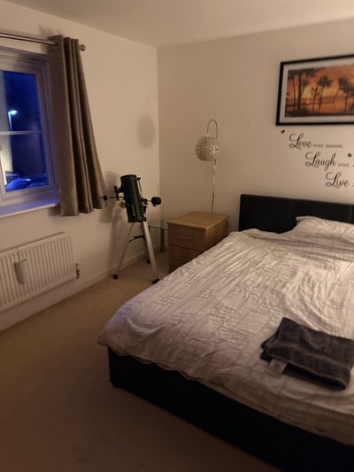 Double bedroom near Harry Potter studio  Main Photo