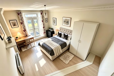 ⚡️En-suite | Kitchenette | 5min DLR & Amenities! Main Photo