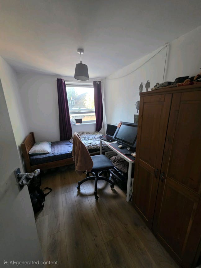 Single Room for rent in 3 bedroom house Main Photo