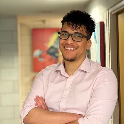 Professional Male seeks a single or double room Main Photo