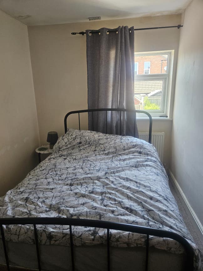 Two small double bedded rooms to rent Main Photo