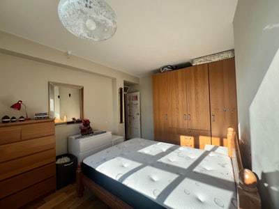 Bright Double Room, 6 Mins to Manor House Tube!☀️🏡 Main Photo