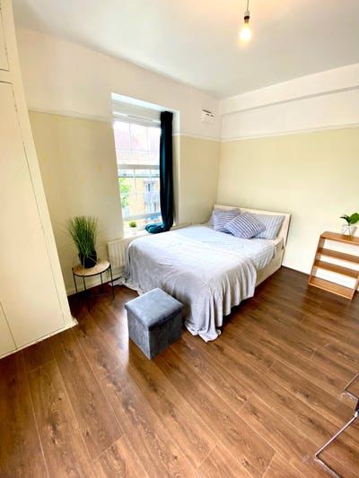 Shoreditch Large Double Bedroom! Main Photo
